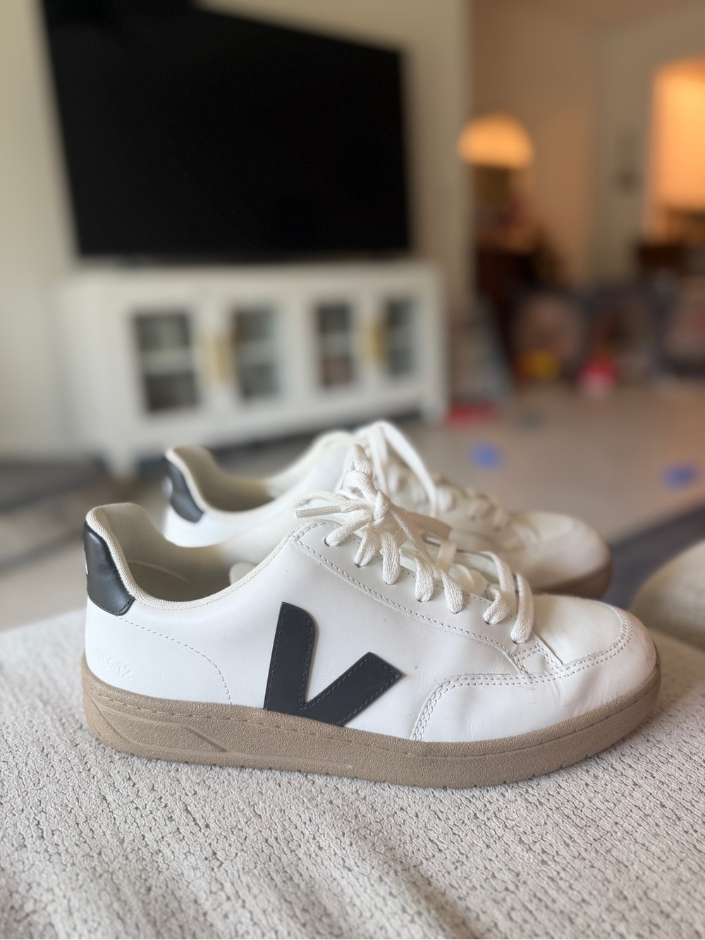Veja V-12 Sneaker